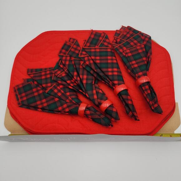 VTG QuiltCraft 12 Piece Set of Placemats Napkins Rings Red Plaid New in Package - Picture 8 of 10